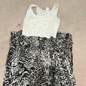 Sun dress. Size Medium (8-10).